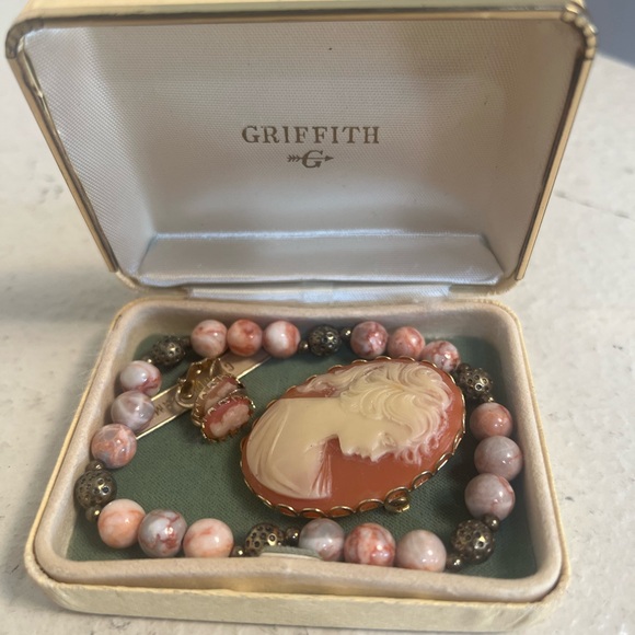 Vintage Cameo Jewelry - vintage Griffith cameo bracelet Earrings‎ and brooch set